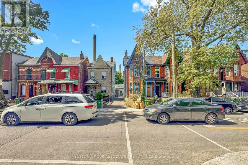 Semi-Detached/Link at 18 1/2 BELLEVUE AVENUE, Toronto