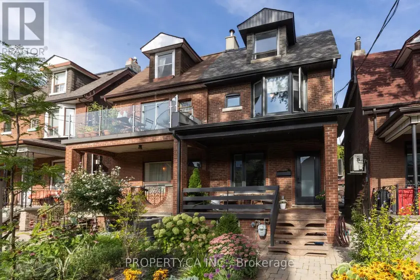 Semi-Detached/Link at 301 GRACE STREET, Toronto