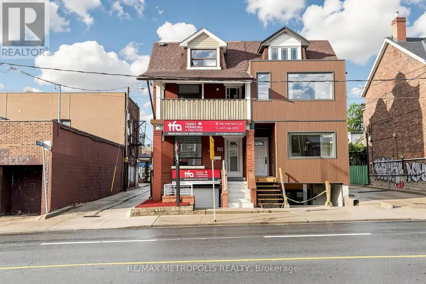 Semi-Detached/Link at 742 DUFFERIN STREET, Toronto