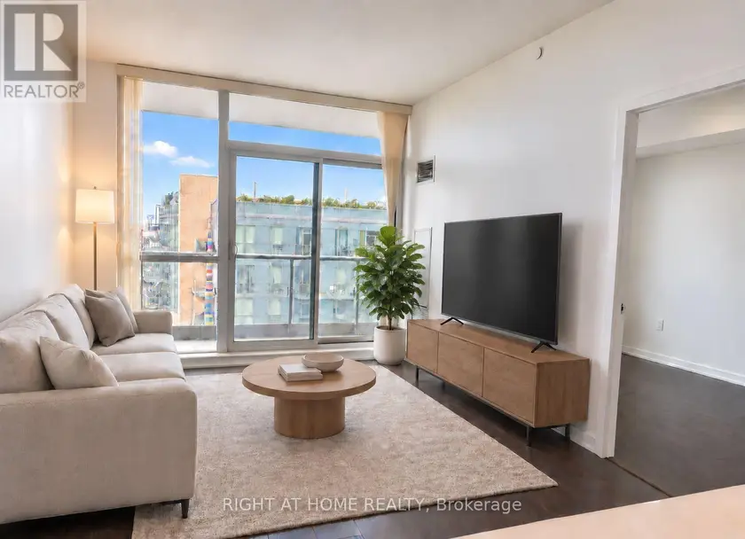 Apartment at 404 - 66 FOREST MANOR ROAD, Toronto