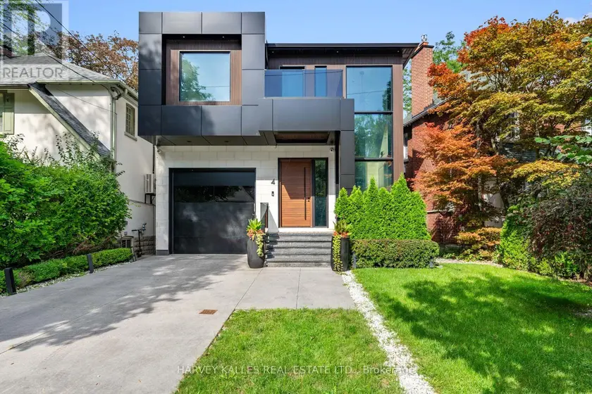 Detached at 4 DOUGLAS CRESCENT, Toronto