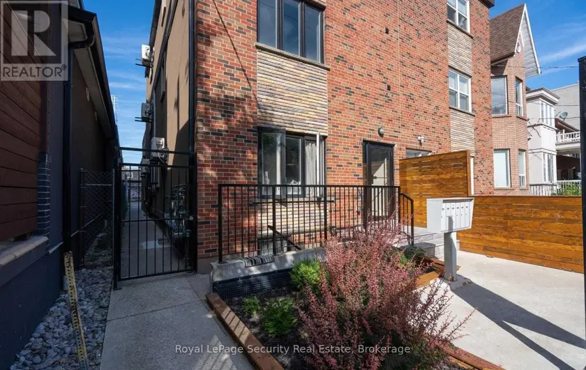 Multiplex at 1 - 62 LIPPINCOTT STREET, Toronto