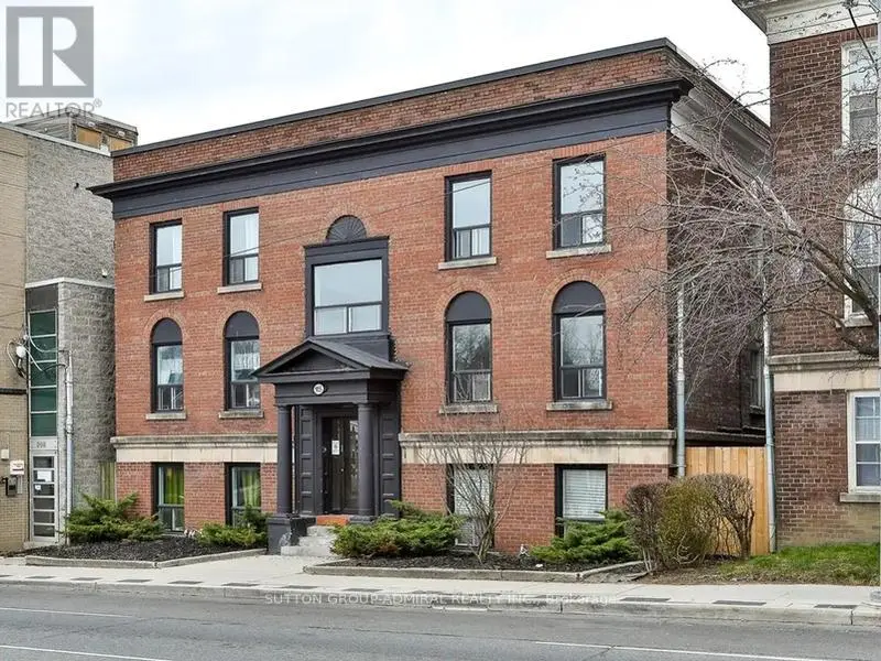 Multiplex at 16 - 915 ST CLAIR AVENUE W, Toronto