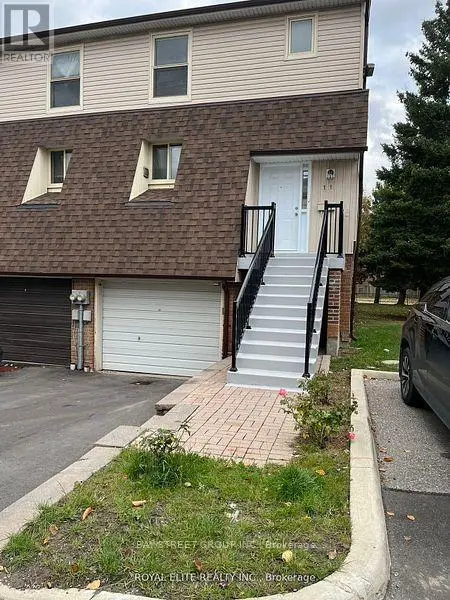Townhouse at 11 YELLOW BIRCH WAY, Toronto