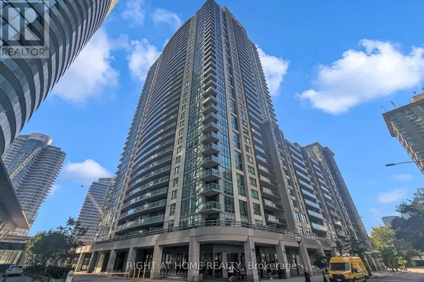 Apartment at 712 - 19 GRAND TRUNK CRESCENT, Toronto