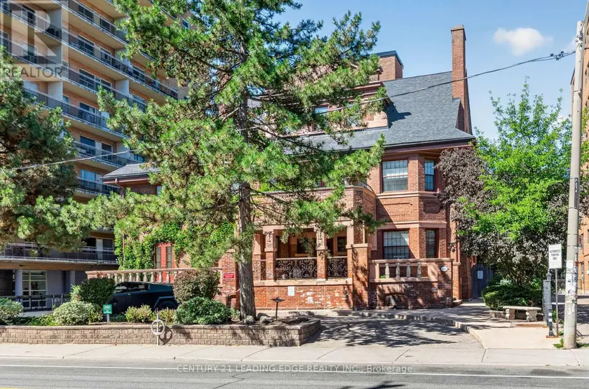 Apartment at 104 - 212 ST GEORGE STREET, Toronto