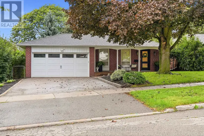 Detached at 20 RINGWOOD CRESCENT, Toronto