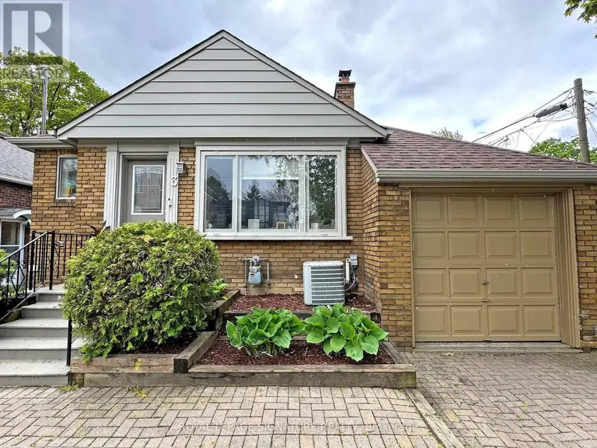 Detached at 3 KENRAE ROAD, Toronto