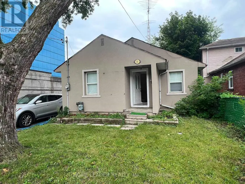 Detached at 21 FRANKLIN AVENUE, Toronto