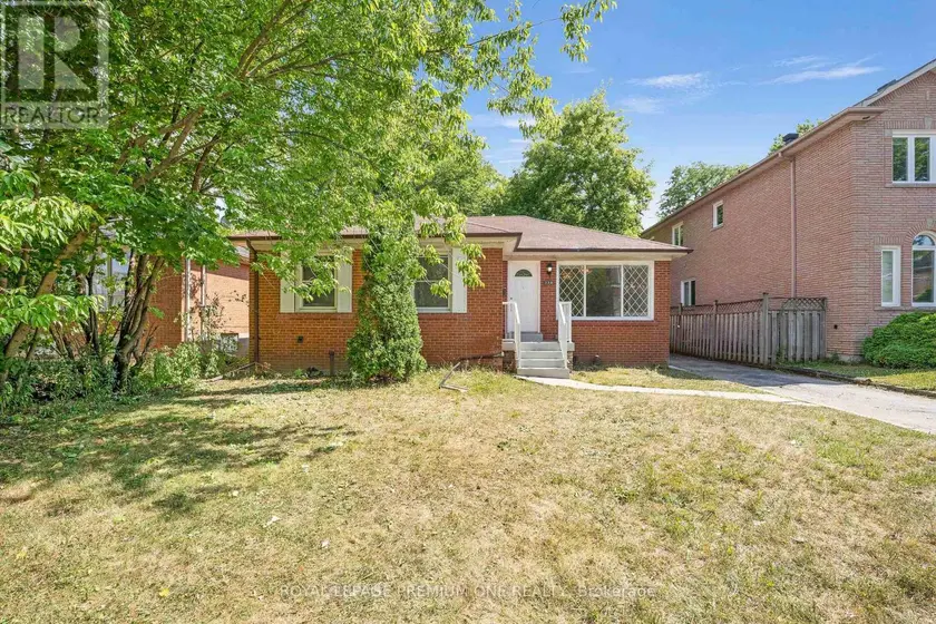 Detached at MAIN LEVEL - 139 MCKEE AVENUE, Toronto