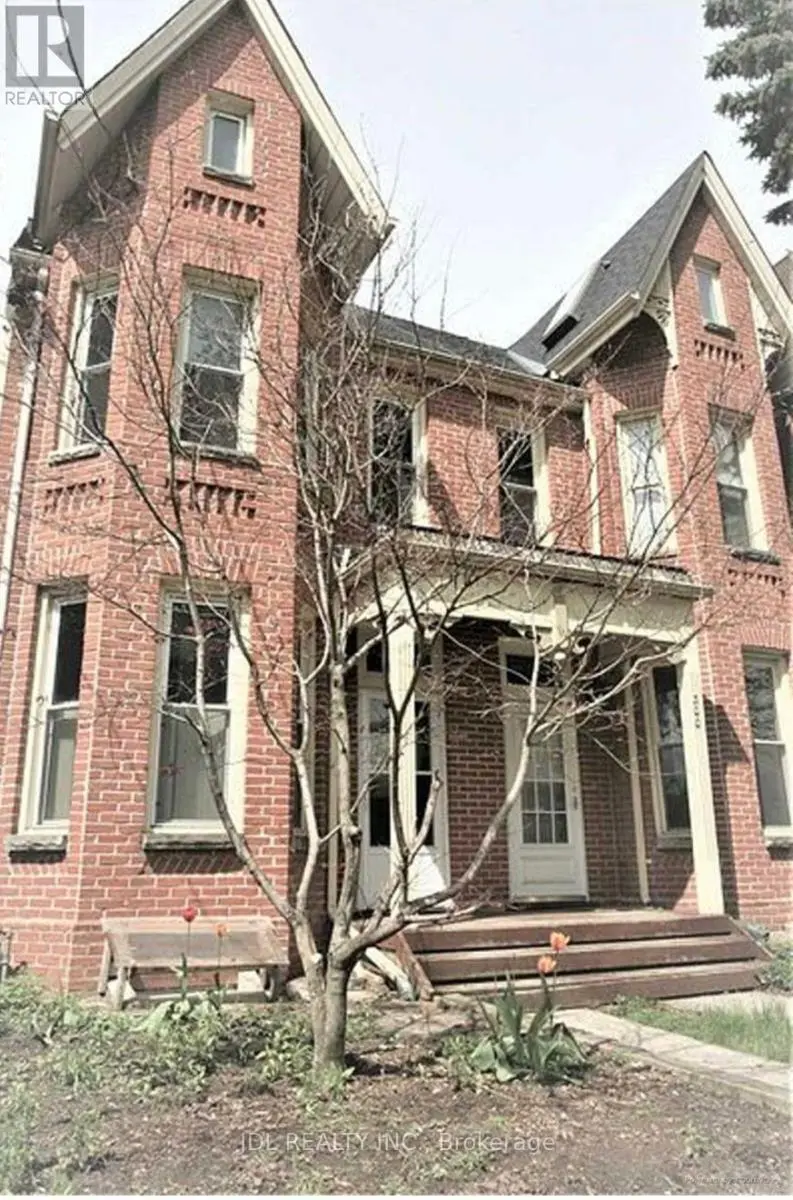 Townhouse at ONE BEDROOM MAIN FLOOR - 298 ROBERT ST STREET, Toronto