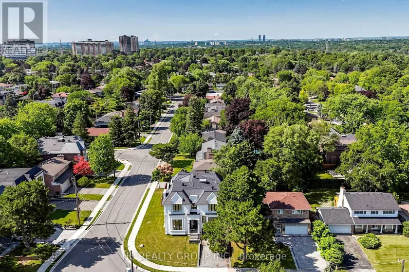 Detached at 7 KNOLLVIEW CRESCENT, Toronto