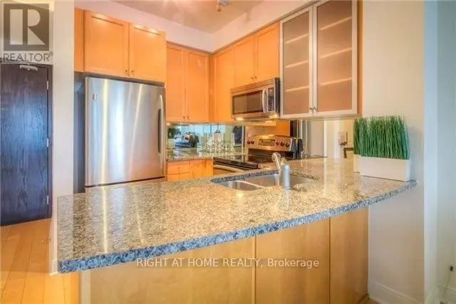 Apartment at 1406 - 18 YORKVILLE AVENUE, Toronto