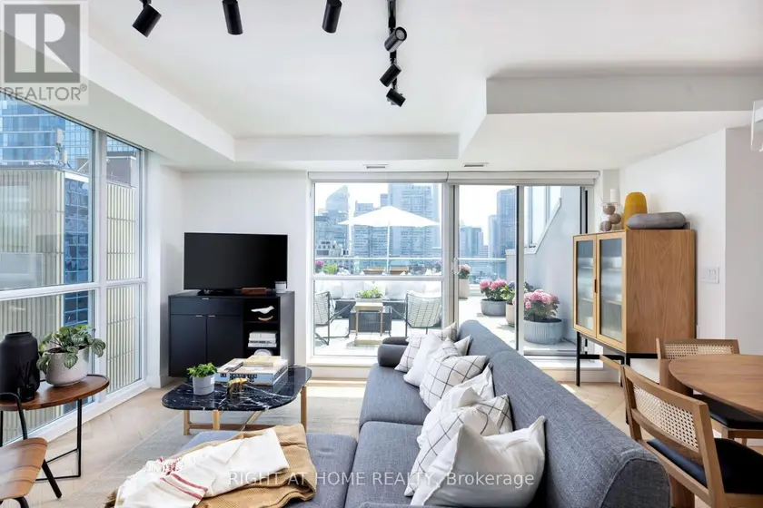 Apartment at PH8 - 96 ST PATRICK STREET, Toronto
