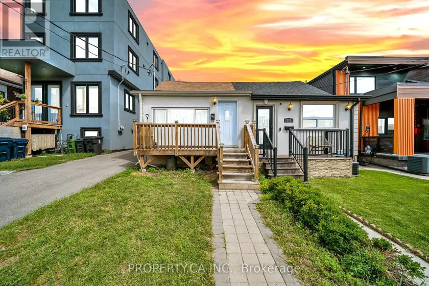 Semi-Detached/Link at 285 ROBINA AVENUE, Toronto