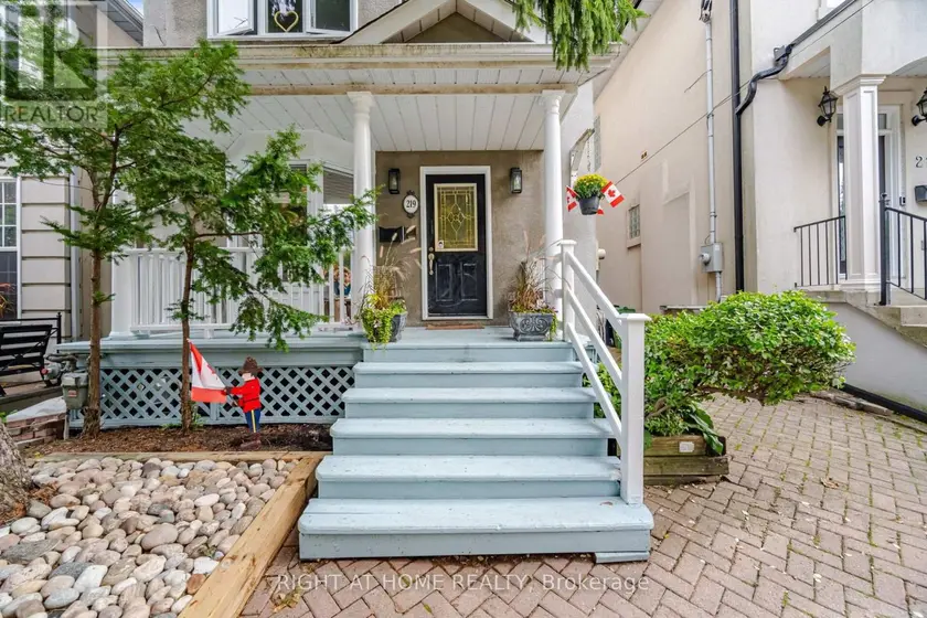 Detached at 219 BROADWAY AVENUE, Toronto