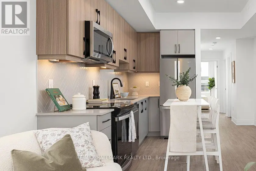 Townhouse at 2 - 15 BRENTHALL AVENUE W, Toronto