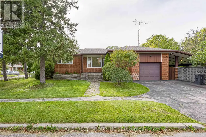 Detached at 260 MOORE PARK AVENUE, Toronto