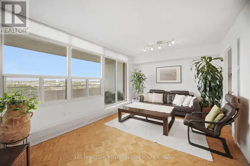 Apartment at 1416 - 60 PAVANE LINKWAY WAY, Toronto