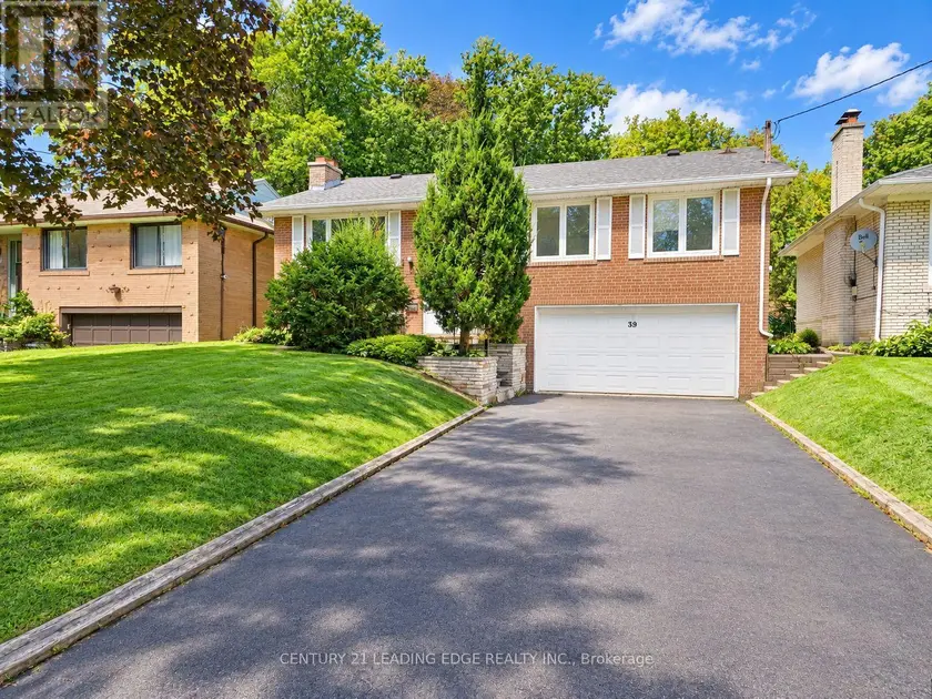 Detached at 39 SUMNER HEIGHTS DRIVE, Toronto