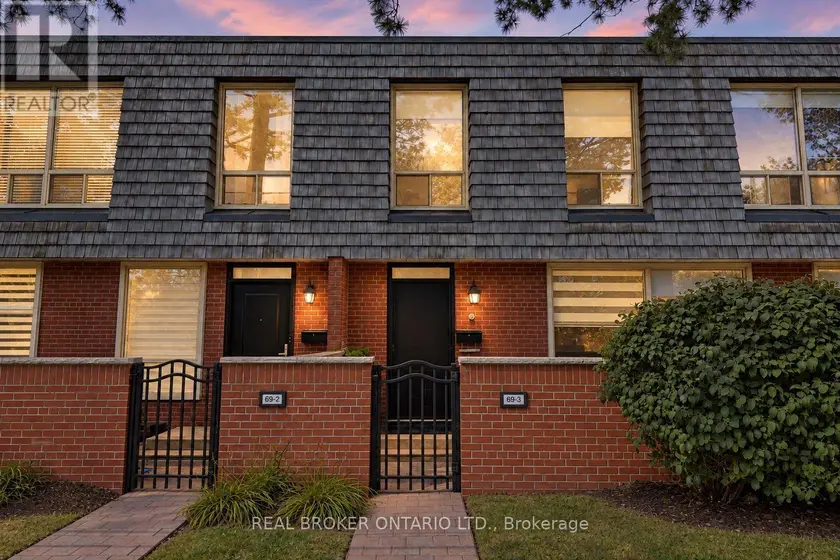 Townhouse at 3 - 69 UPPER CANADA DRIVE, Toronto