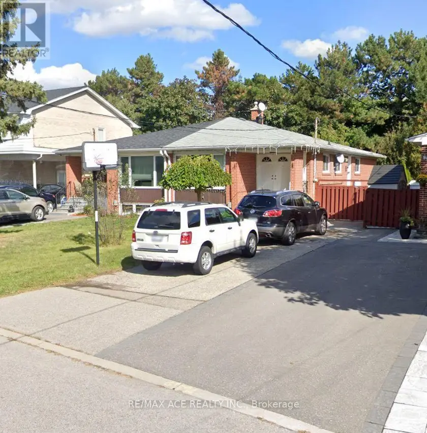 Semi-Detached/Link at 92 BALTRAY CRESCENT, Toronto