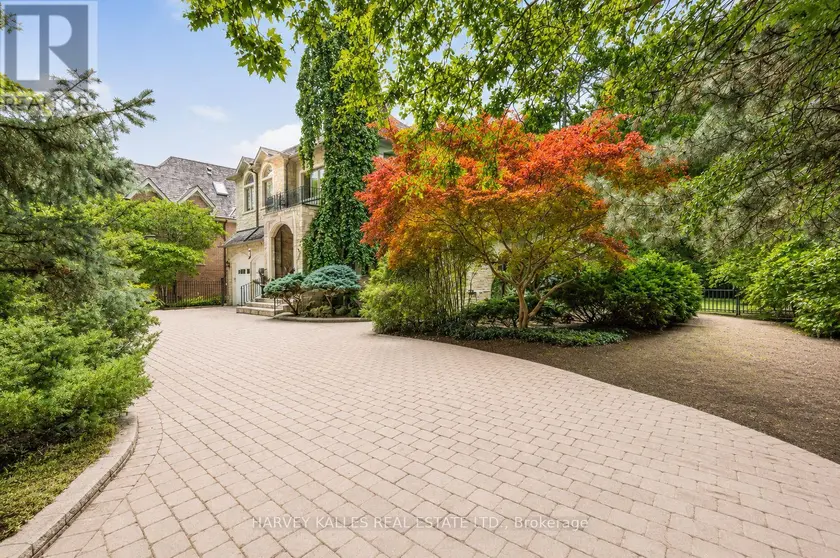 Detached at 1 KNIGHTSWOOD ROAD, Toronto