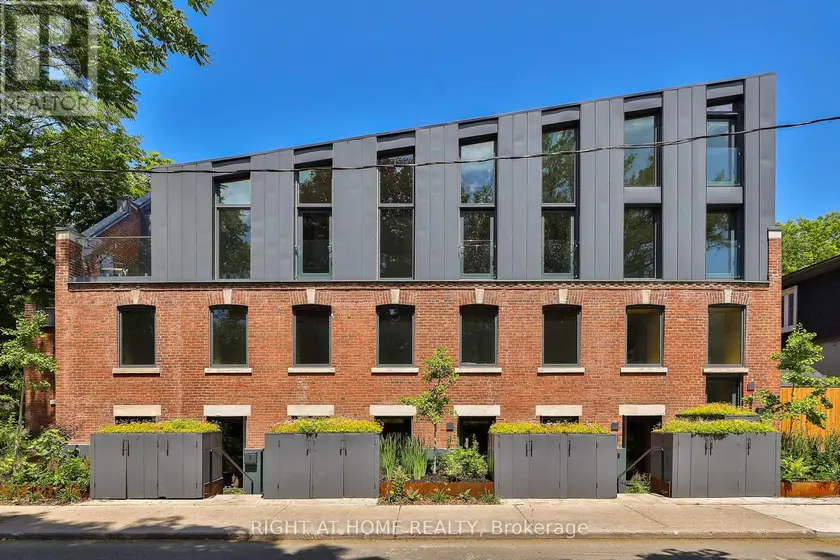 Apartment at PENTHOUSE 2 - 225 BRUNSWICK AVENUE, Toronto