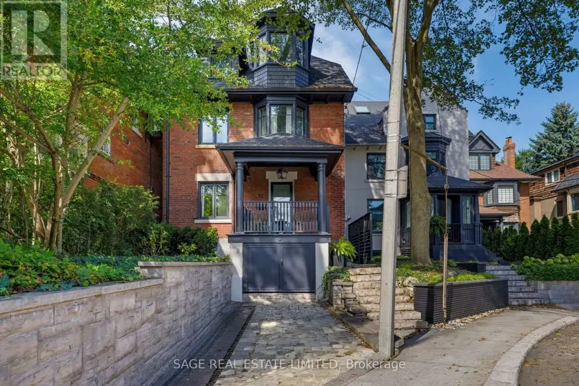 Detached at 32 EDGEWOOD CRESCENT, Toronto