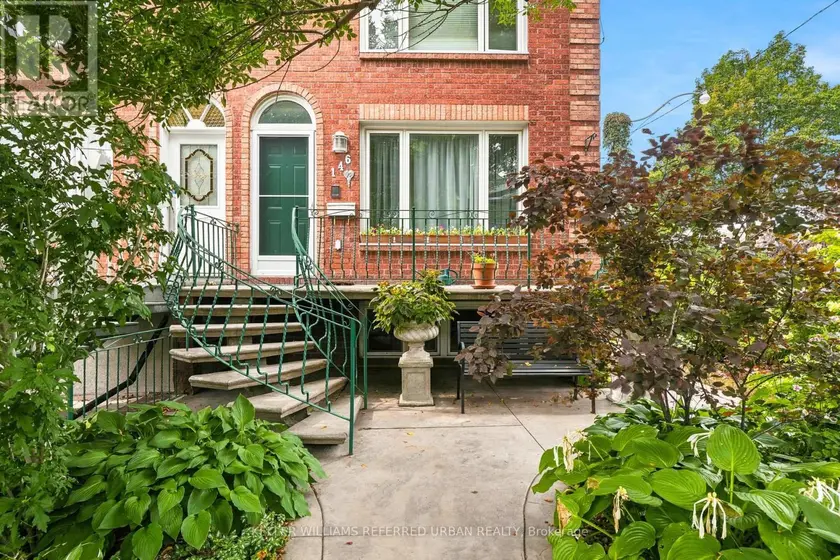 Semi-Detached/Link at 146 MONTROSE AVENUE, Toronto