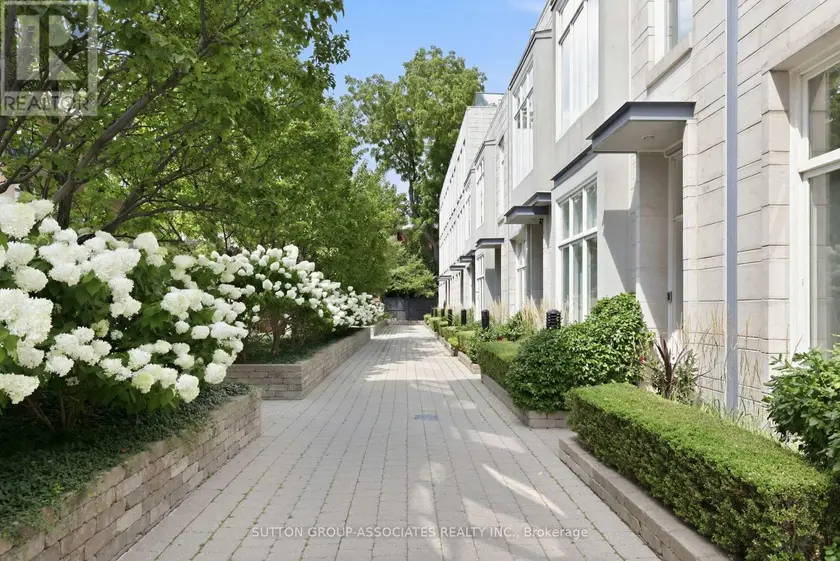 Townhouse at TH9 - 385 BRUNSWICK AVENUE, Toronto