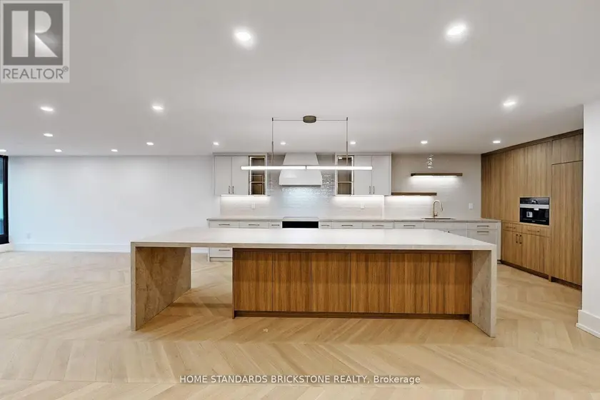 Apartment at 1009 - 110 BLOOR STREET W, Toronto