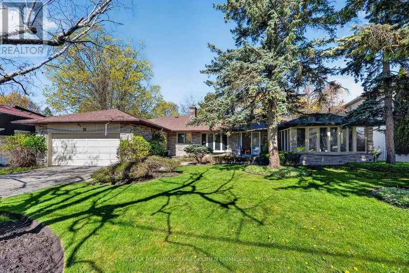 Detached at 18 BRIAN CLIFF DRIVE, Toronto