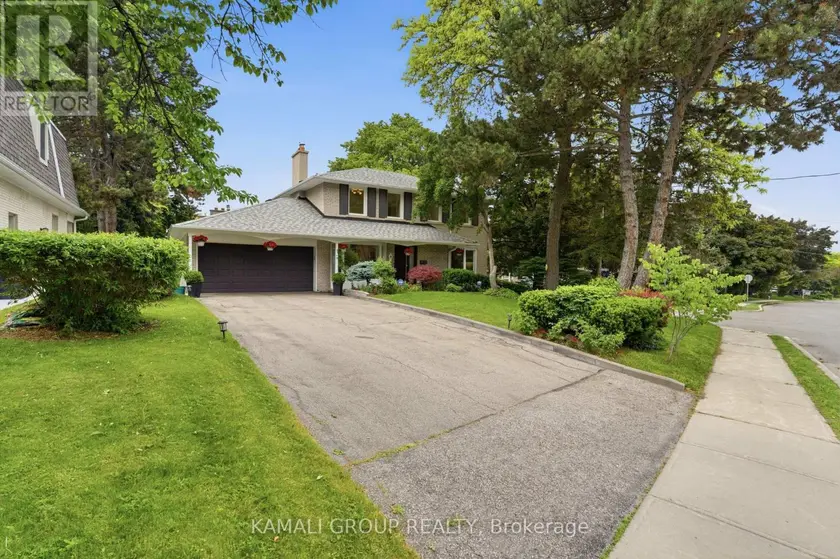 Detached at 30 BLUE RIDGE ROAD, Toronto