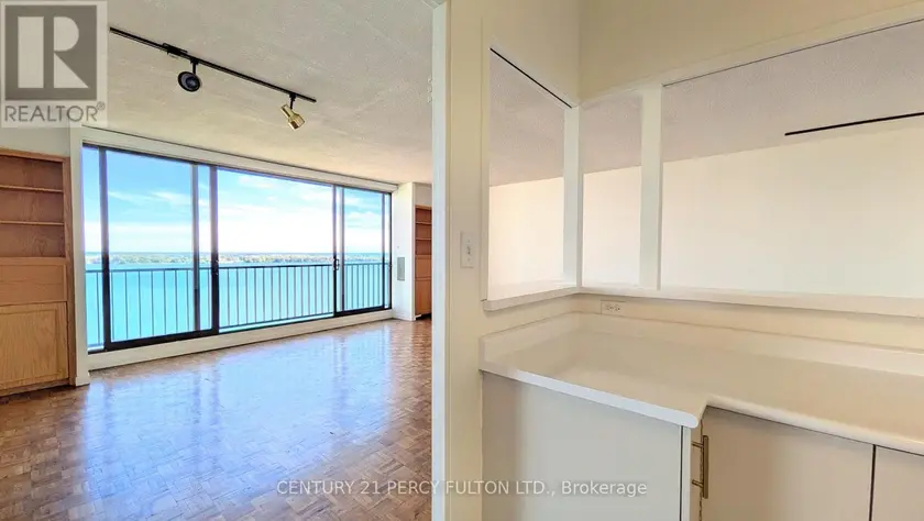 Apartment at 1823 - 33 HARBOUR SQUARE, Toronto