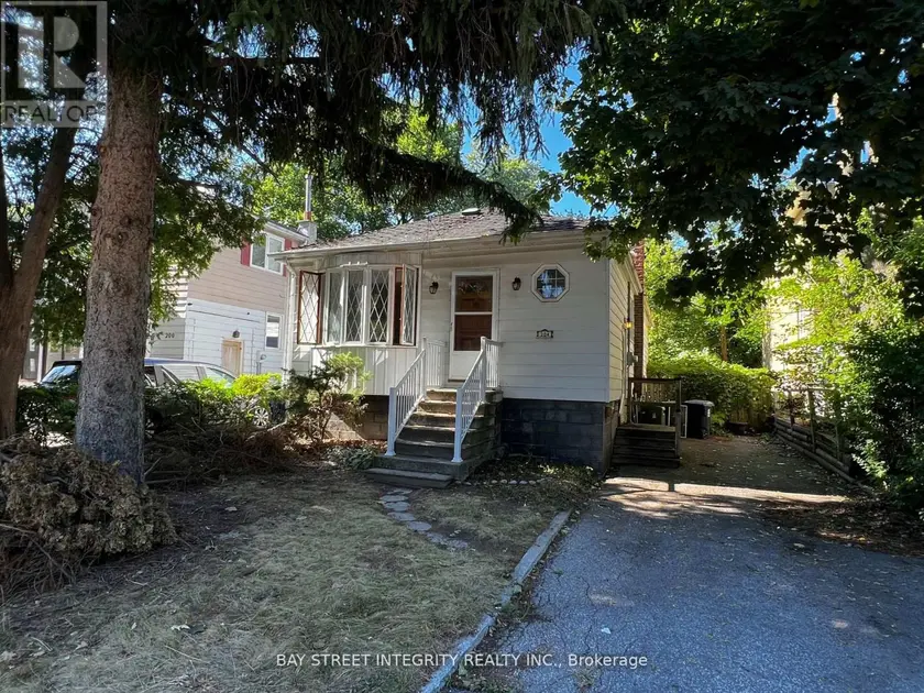 Detached at 204 GREENFIELD AVENUE, Toronto