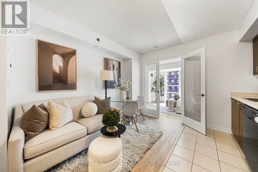 Apartment at 721 - 35 SARANAC BOULEVARD, Toronto