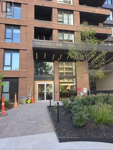 Apartment at 1009 - 109 ERSKINE AVENUE, Toronto