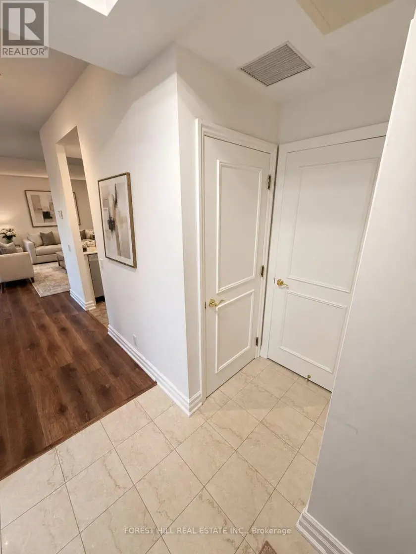 Apartment at 802 - 38 AVENUE ROAD, Toronto
