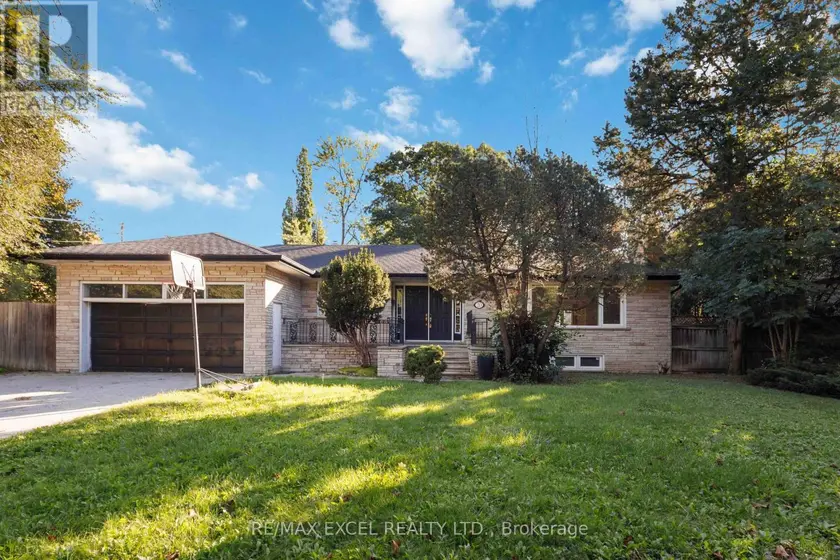 Detached at 20 OXBOW ROAD, Toronto