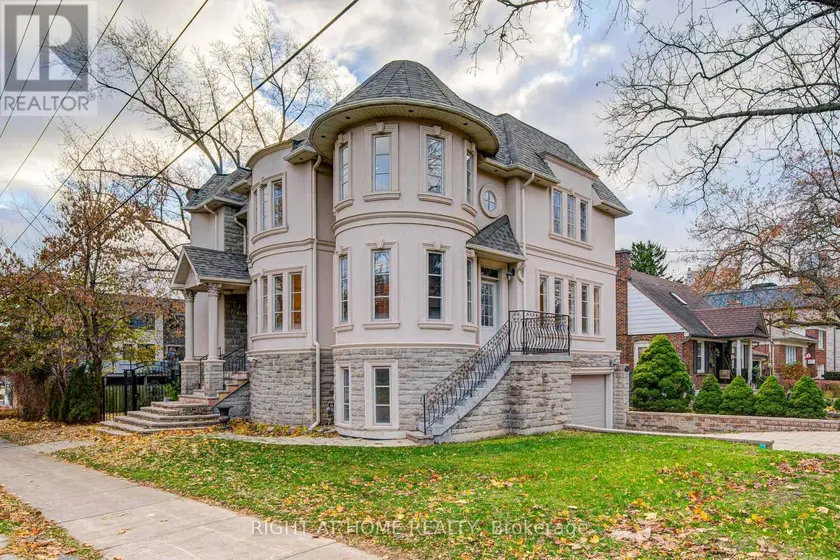Detached at 125 KINGSDALE AVENUE, Toronto