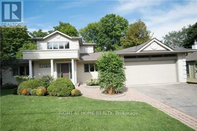 Detached at 28 RESTWELL CRESCENT, Toronto