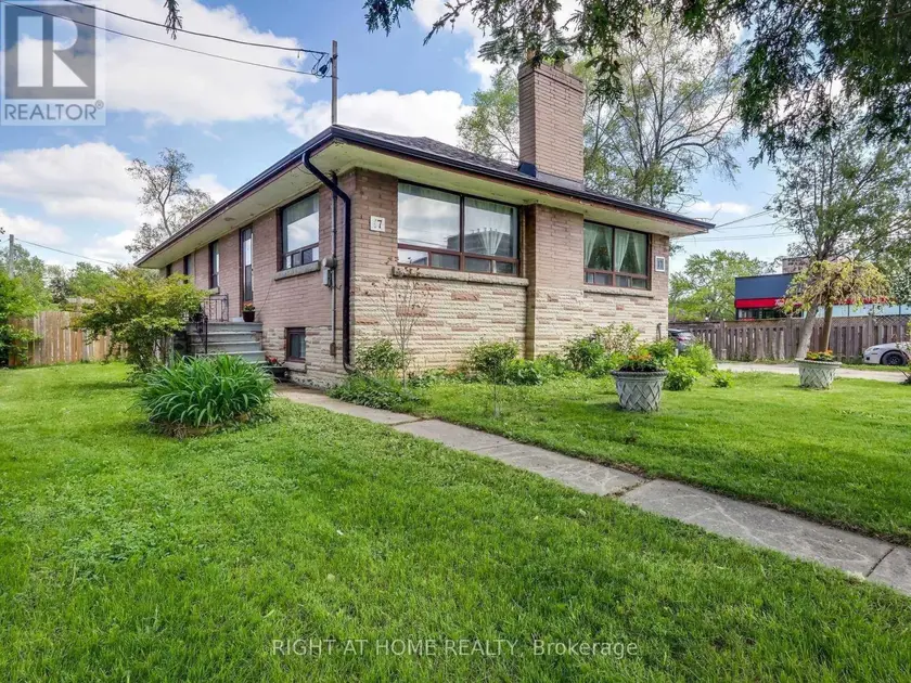 Detached at (BASEMENT) - 17 BRYANT ST STREET, Toronto