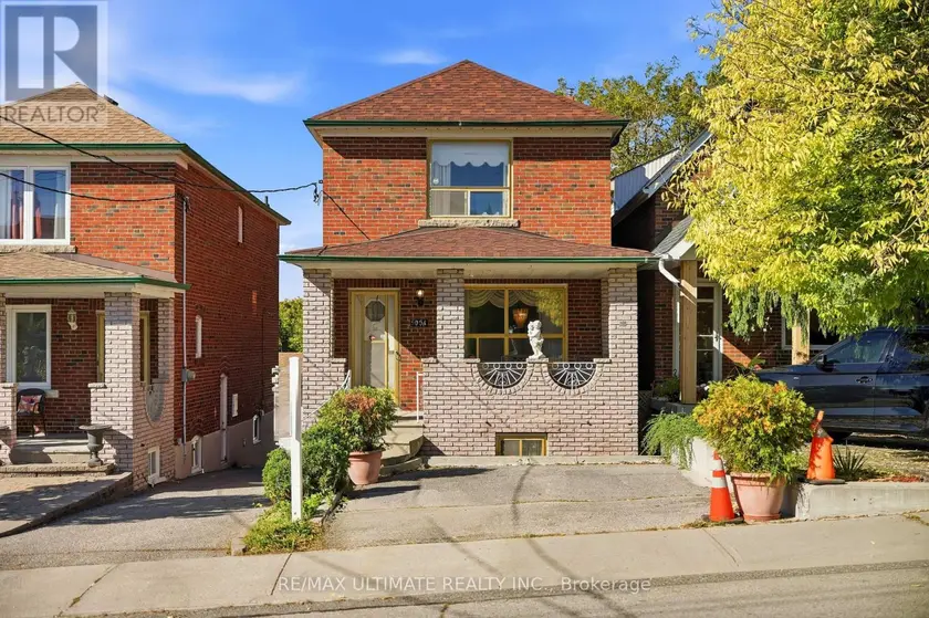 Detached at 500 A NORTHCLIFFE BOULEVARD, Toronto