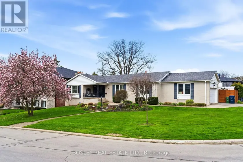 Detached at 18 TETBURY CRESCENT, Toronto