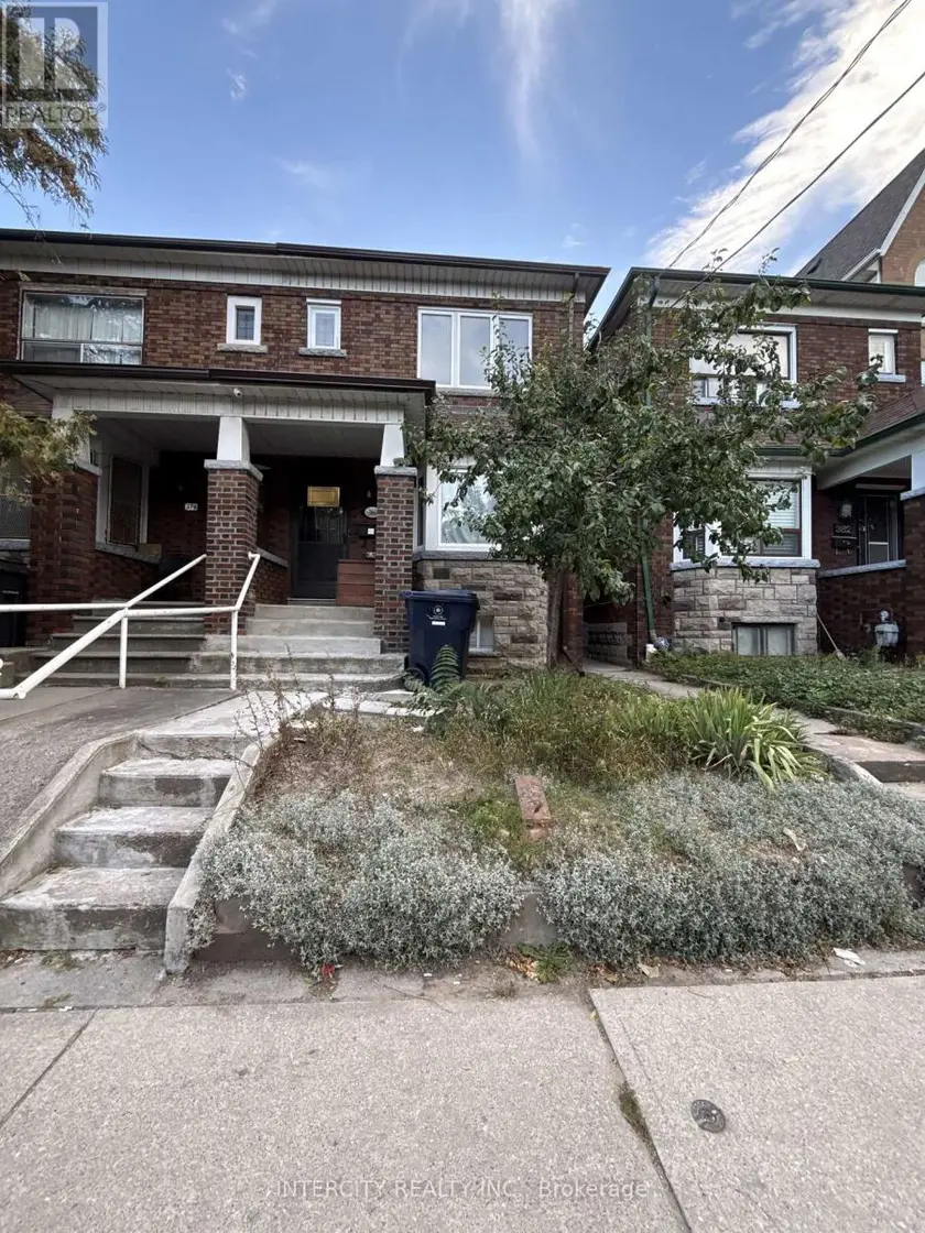 Semi-Detached/Link at Unit Basement