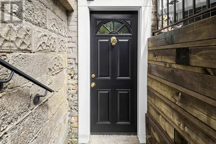 Townhouse at BASEMENT - 68 MACPHERSON AVENUE, Toronto