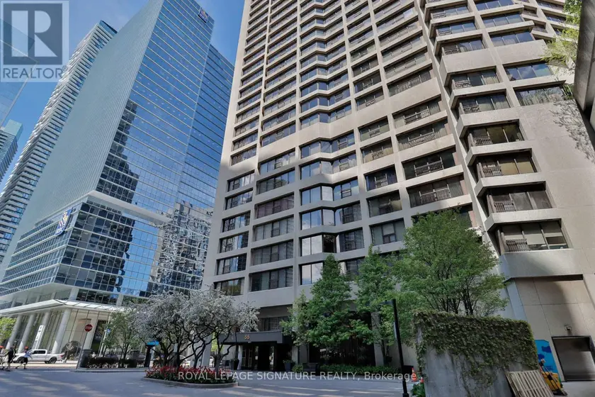 Apartment at PH10 - 55 HARBOUR SQUARE, Toronto