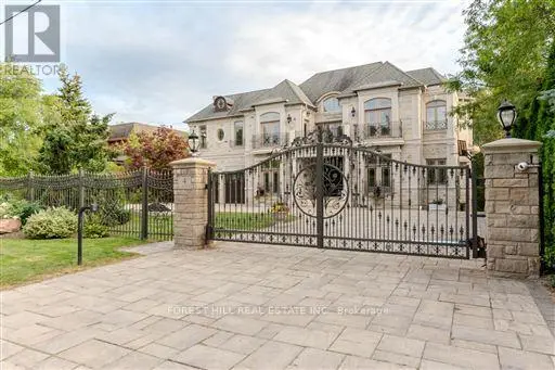 Detached at 4 FIFESHIRE ROAD, Toronto