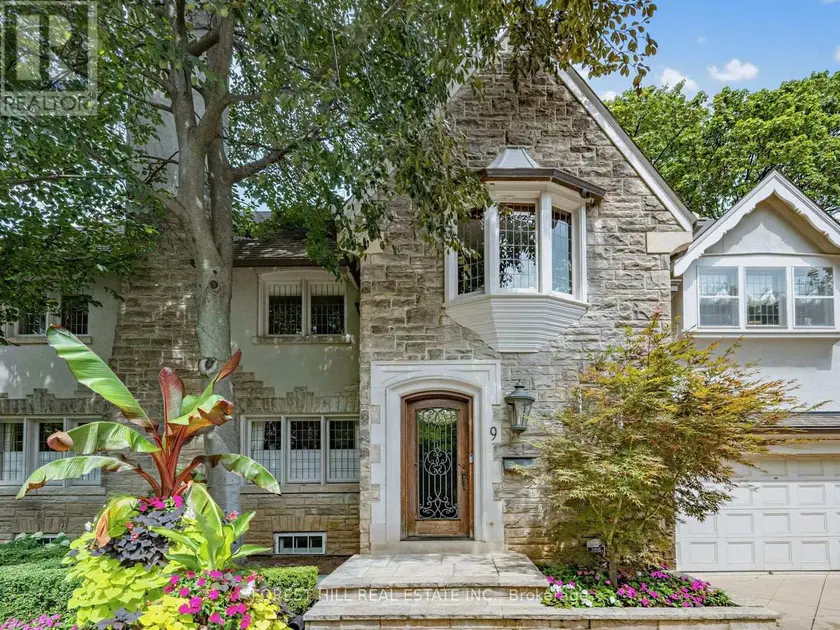 Detached at 9 ORMSBY CRESCENT, Toronto